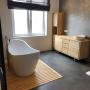 Transformez votre salle de bain avec nos revêtements de sol écologiques chez Ecobati